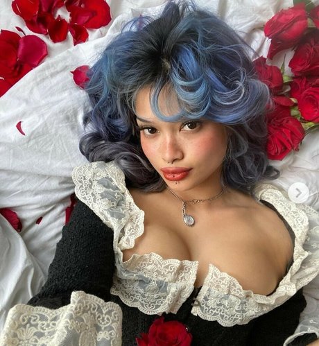 Cleo Lazuli free actress pics