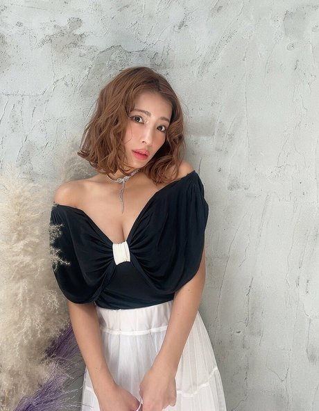 Rina Hashimoto model adult picture