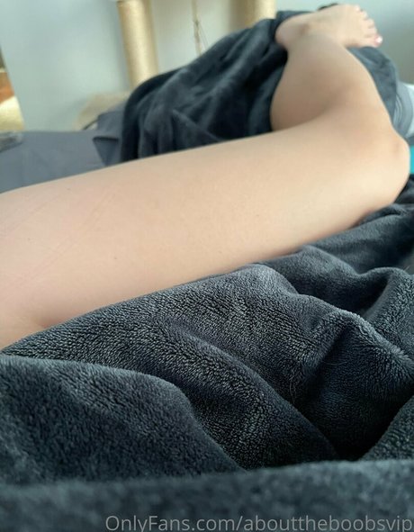 abouttheboobsvip model art pics