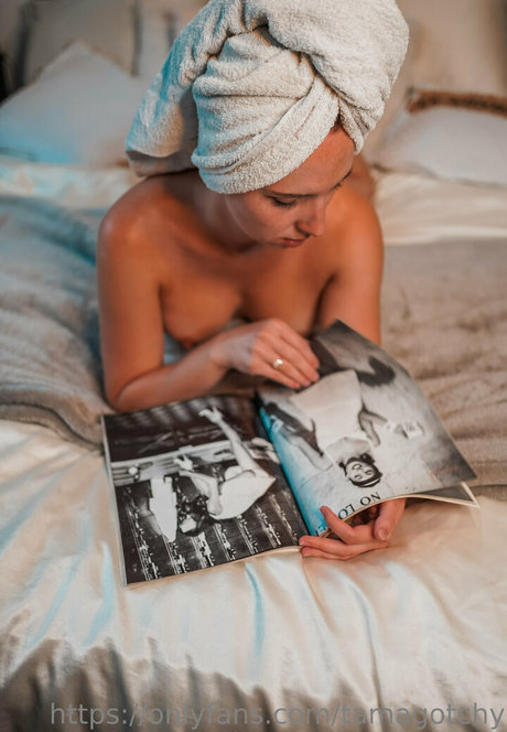 titty twerker star top galleries