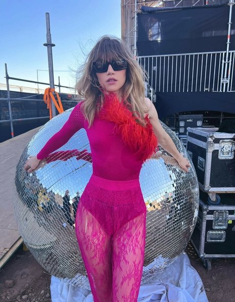 Suki Waterhouse pornstar xxx images