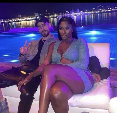 small dick shemale onlyfans art porn images