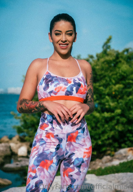 officialmiax star art photos