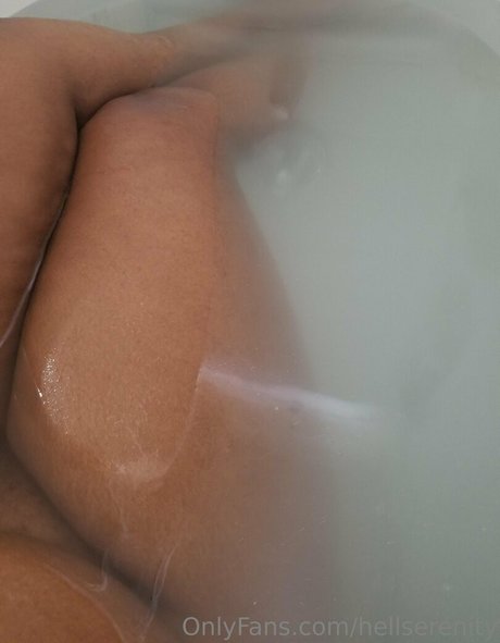 Hellserenity model naked photos