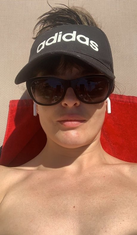 Pettans hot actress pics