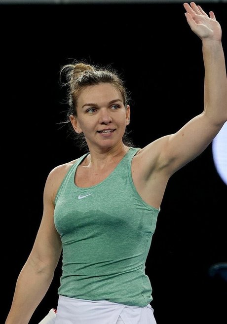 Simona Halep star top pic