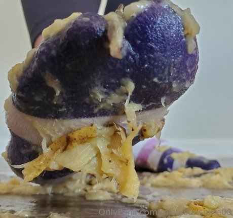 busty mom onlyfans xxx photo