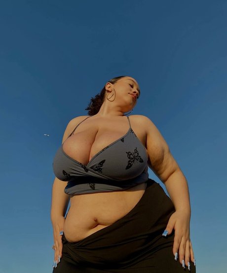 sincerelyitsjulie hot actress photo