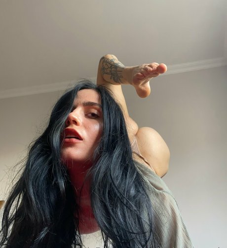 molly jackson vip model picture