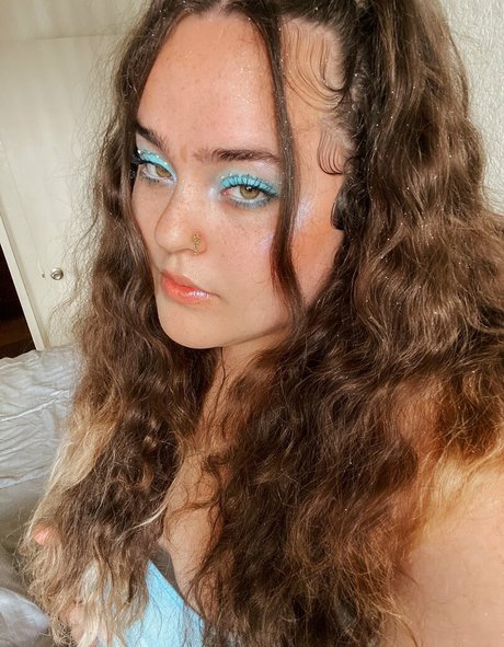 Yumi Analiyah sex pornstar photo