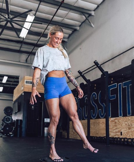 Danielle Brandon top star photo