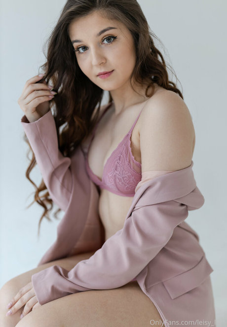 Leisy Lucy sexy star pictures