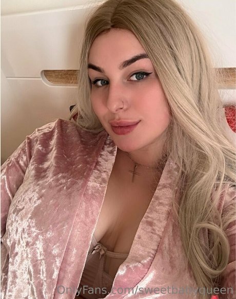 sweetbabyqueen hot model img
