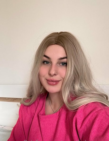 sweetbabyqueen model naked pic