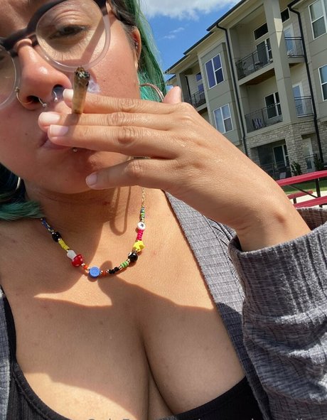 xxreprimandher model naked image