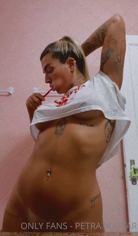 Petra Mattar pretty model galleries