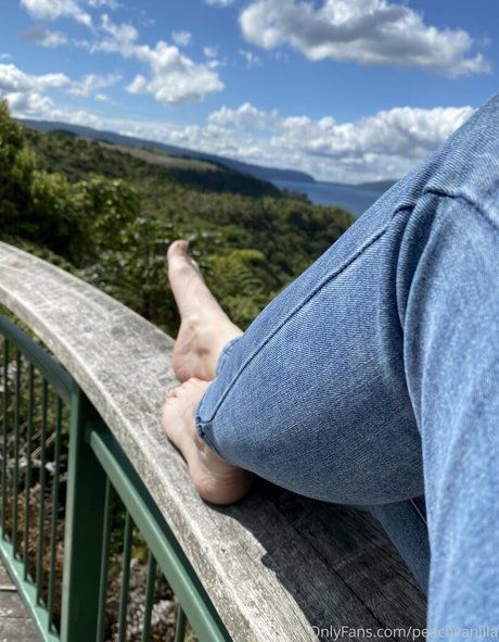 black cuckold onlyfans hot nude image