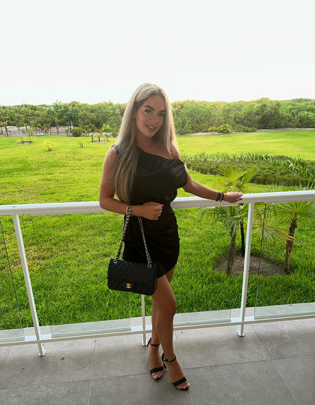 asmr feet onlyfans beautiful photo