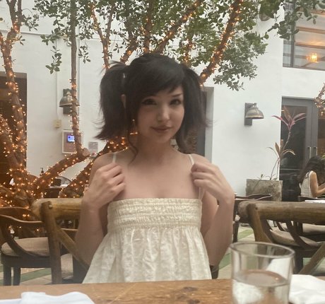 yourluvrgrl xxx star img