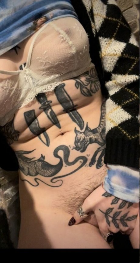 IvyElf hot pornstar gallery