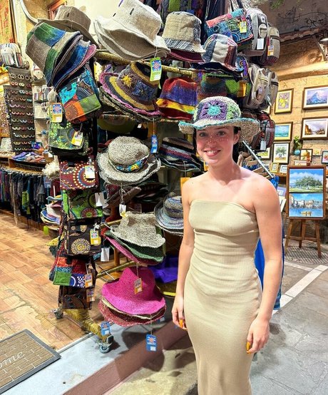 Chloe Hodgson model pretty galleries