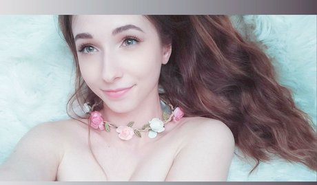 pink hair onlyfans beautiful photo