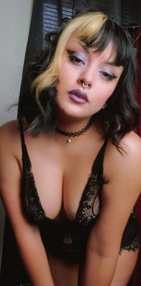 witchhunny nudes actress gallery