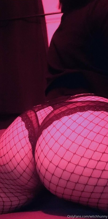 witchhunny model exclusive archive