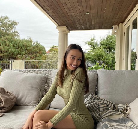 20 years old onlyfans pornographic img