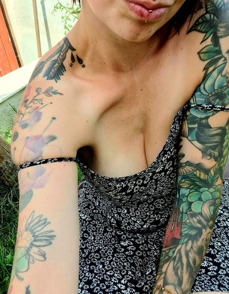 Bibis secrets top star photo