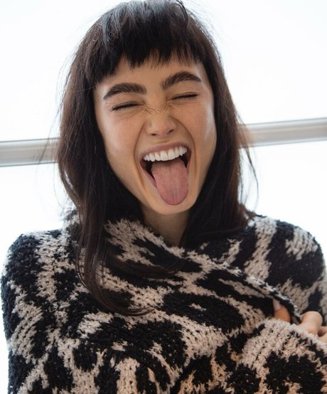 marina mazepa pretty model img