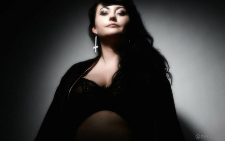 payzeta hot model picture