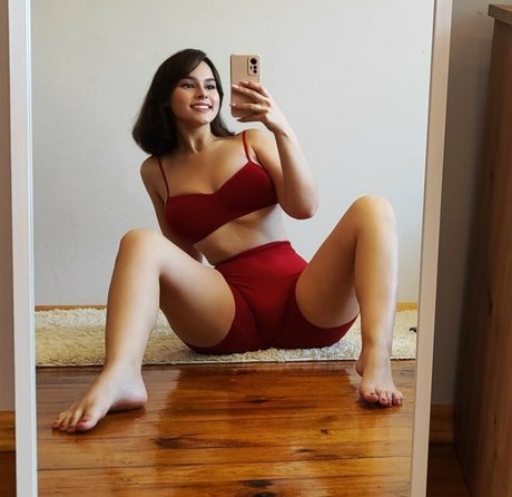 Sweet Emily pornographic model pic