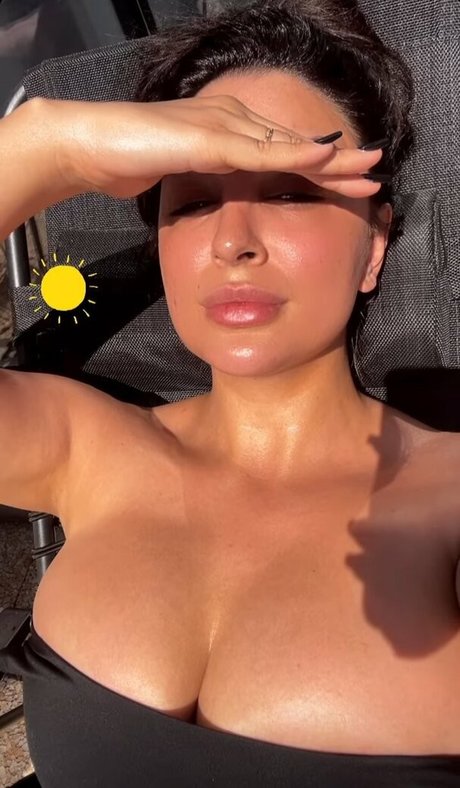 Pinkgeek free model galleries