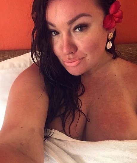 Dasha Kovalenko model pretty img