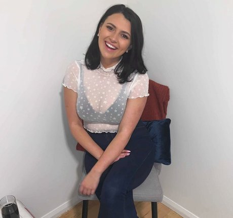 white pussy onlyfans top image