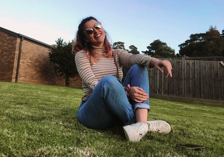 Bec Danaher nude model images