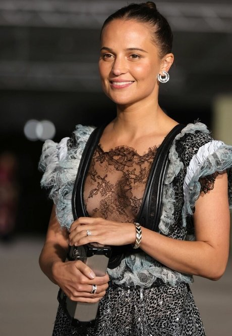 Alicia Vikander pretty pornstar gallery