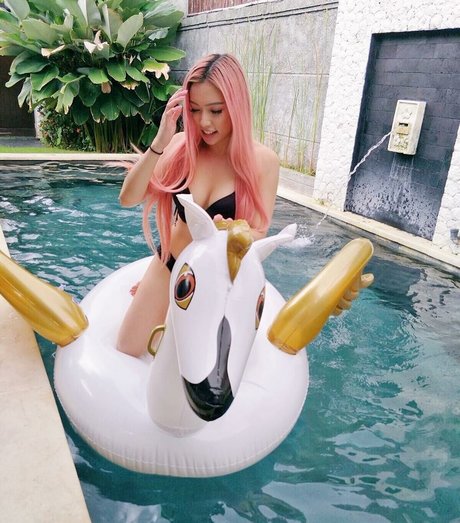 chicks with dicks onlyfans adult pics