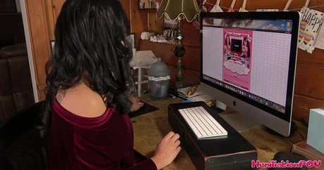 Enchantress Sahrye nude model pics