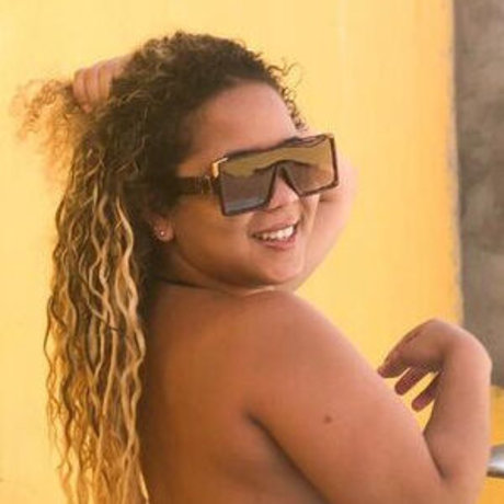 Kelly Rodrigues model perfect pictures