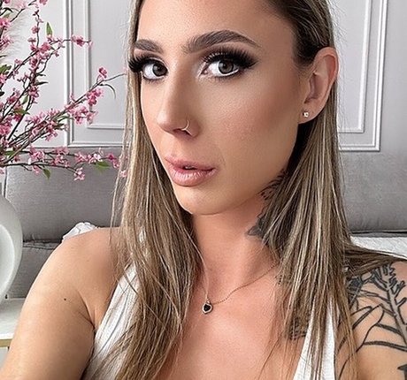 Angiebloom model exclusive pics