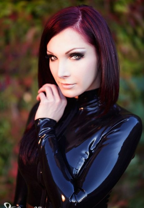 Susan Wayland model nice img