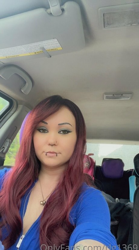 japanese schoolgirl onlyfans top pic