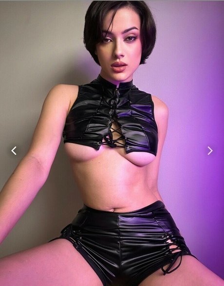 in onlyfans pornographic pictures