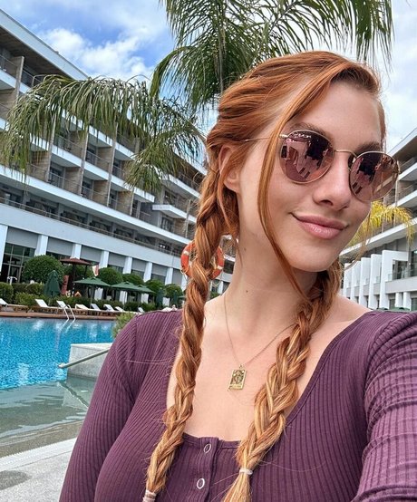 Lara Loft top actress pic