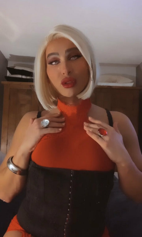 missjizzelle star exclusive photos