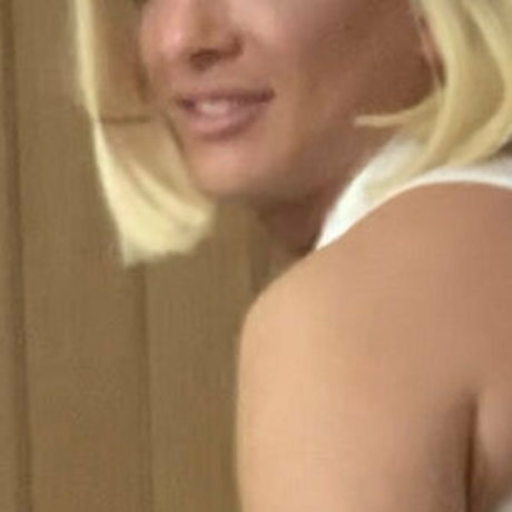 missjizzelle pornstar pictures