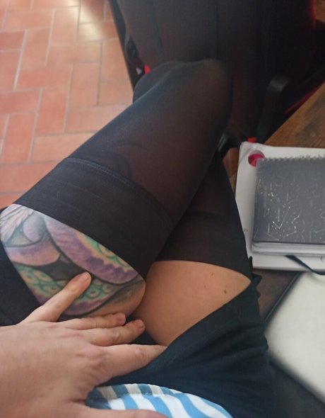 laurettavixen erotic star photo