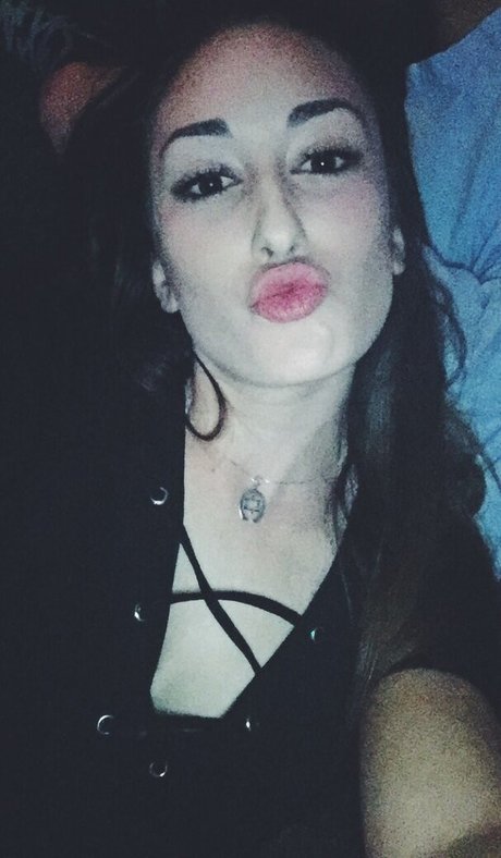 Leila Saltzman star exclusive gallery